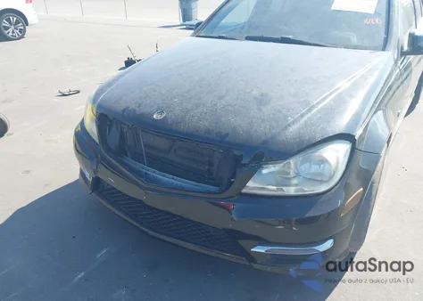 2014 Mercedes-Benz C 250 Sport из США, поврежденный, VIN WDDGF4HB3ER315328